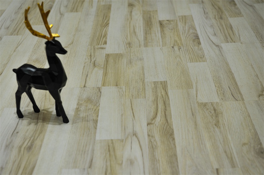 永利集团官网强化复合地板2810